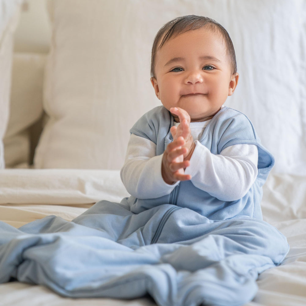 HALO SleepSack SuperSoft Blue Fog is machine washable and baby-friendly.