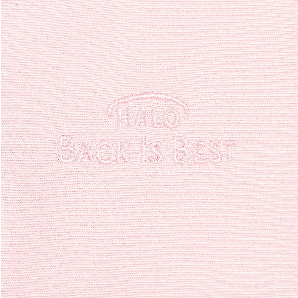 HALO Sleepsack Swaddle inverted zipper enables easy diaper changes and scratch protection.