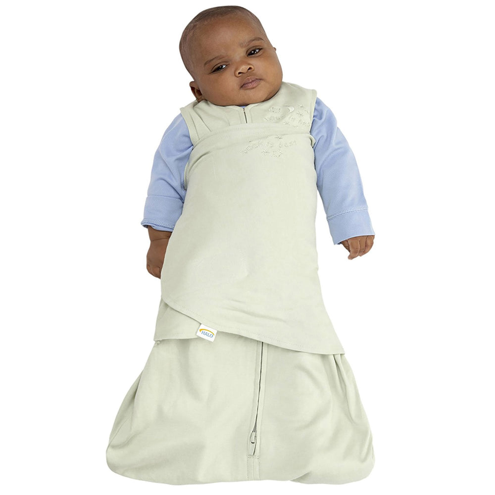 HALO Sleepsack Swaddle diaper-area zipper close-up enables easy diaper changes.