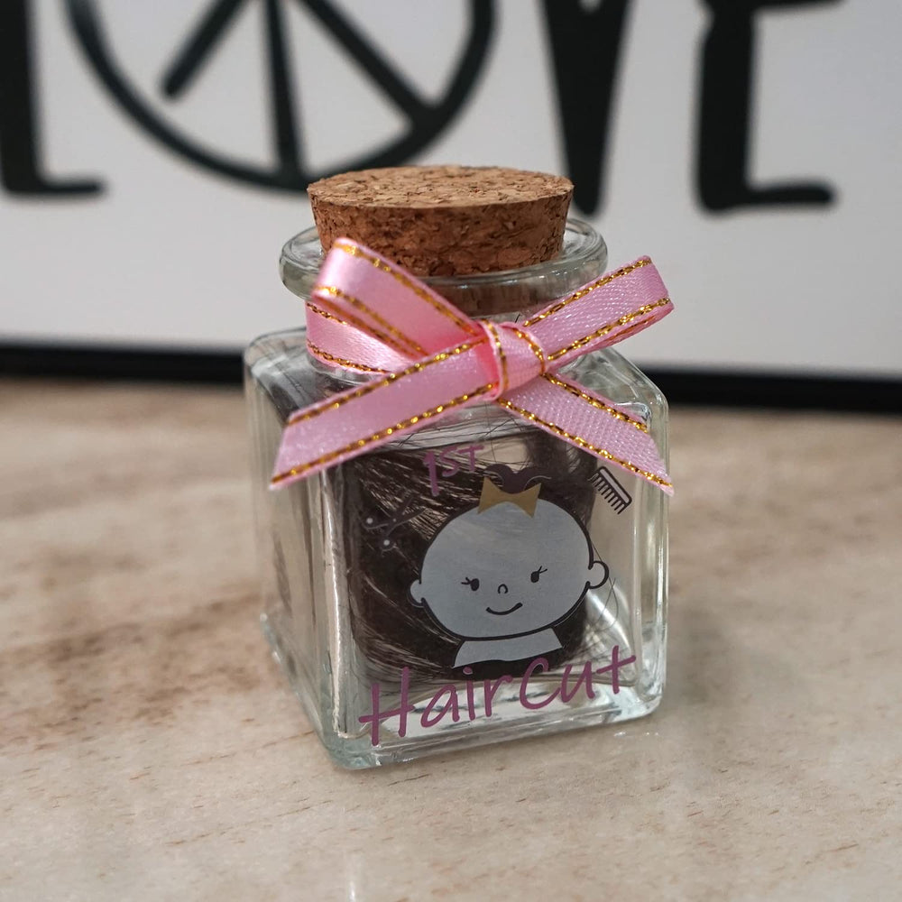 HAMUIERS baby shower gift idea on display in a nursery