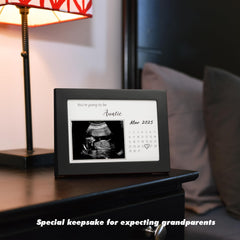 HAMUIERS black wood frame on display in nursery or living room