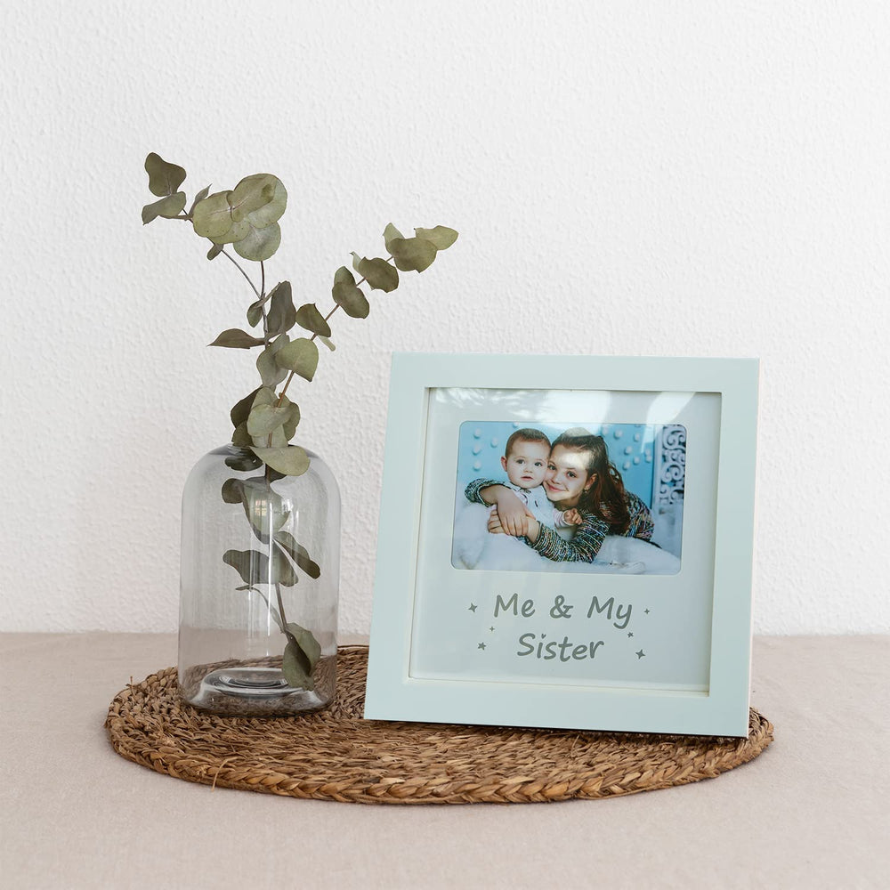 HAMUIERS plexiglass cover; safe, lightweight protection for nursery photos.