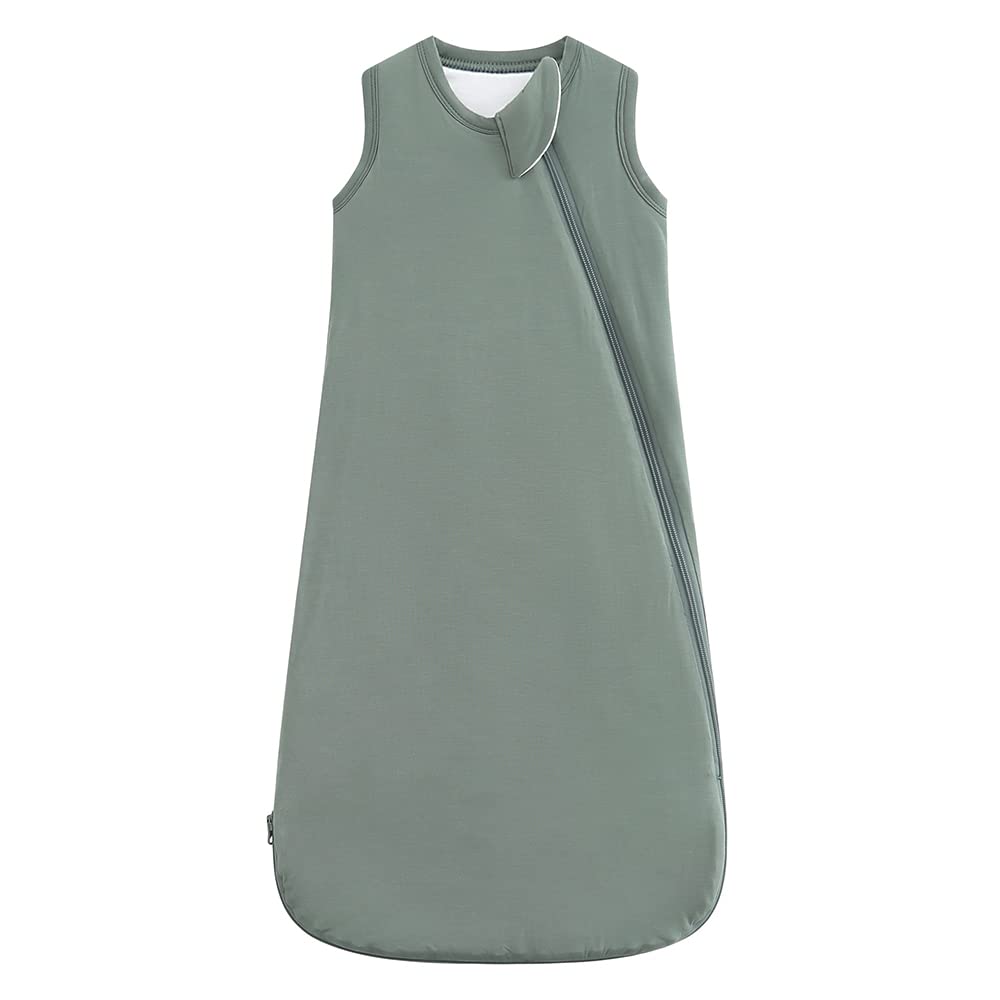 HAPIU bamboo sleep sack in dark forest green keeps baby cozy.