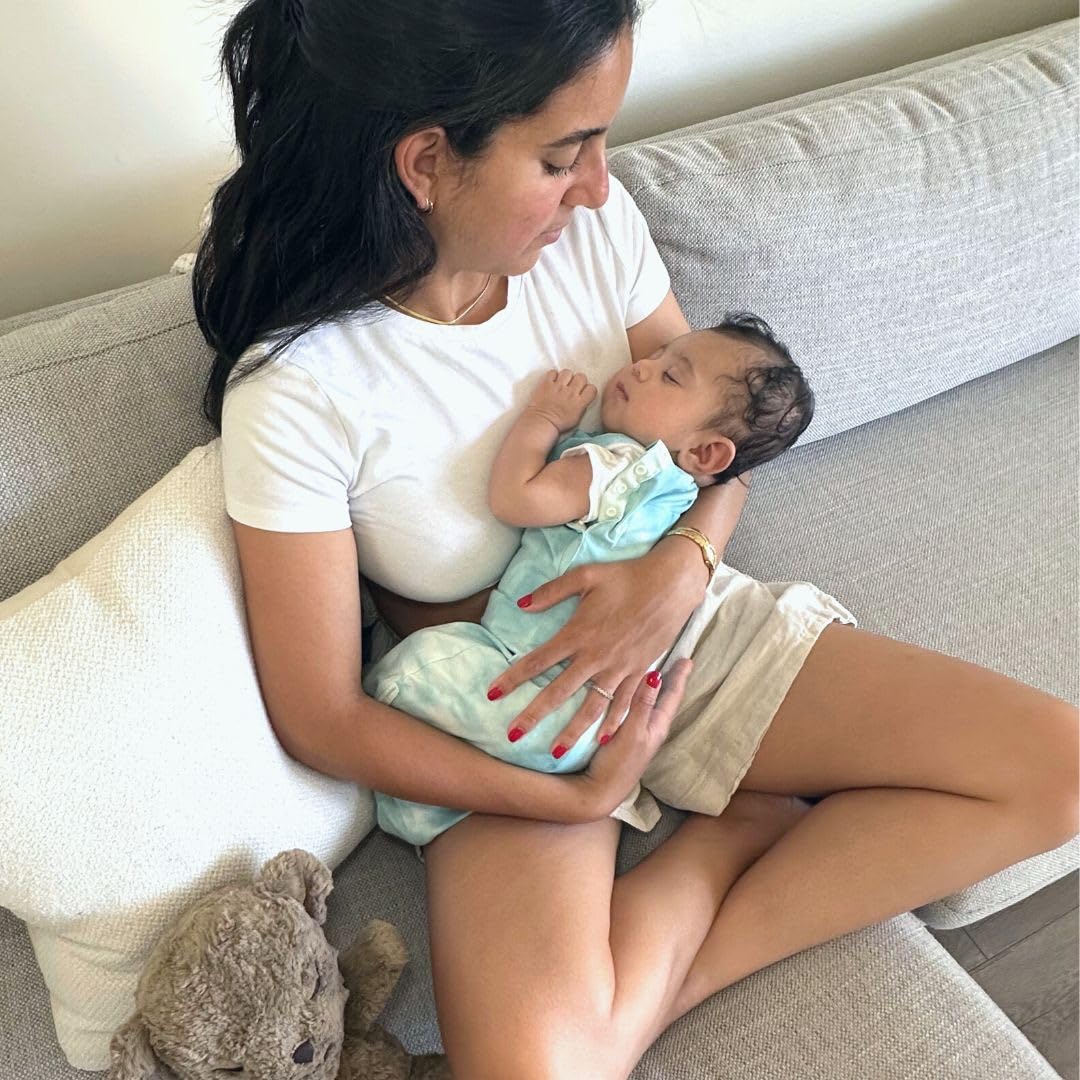 2-way zipper lets changes happen without fully undressing baby