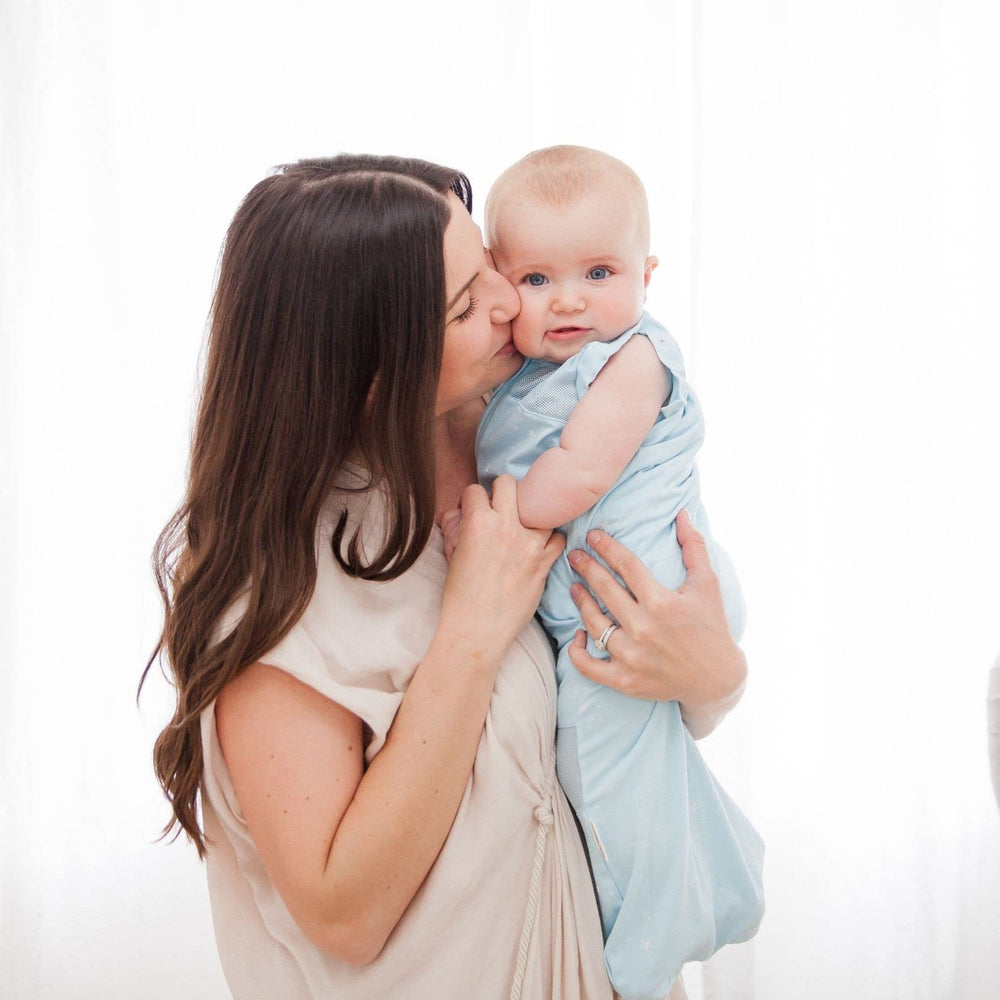 Happiest Baby Sleepea 2-way zipper for easy top or bottom access