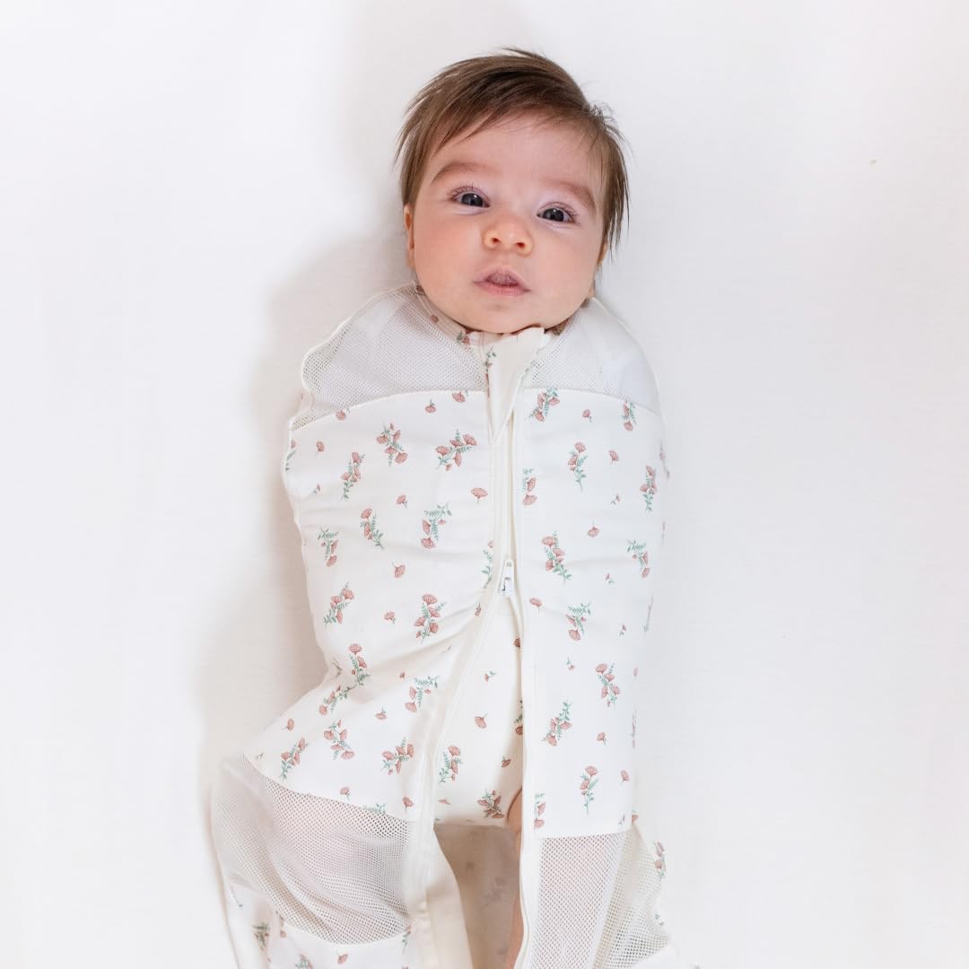 Sleepea hip-friendly design supports natural hip alignment in a soft swaddle.
