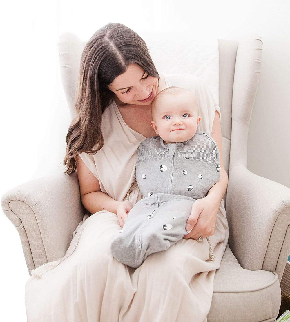 Happiest Baby Sleepea hip-friendly design supports healthy hip development during swaddling.