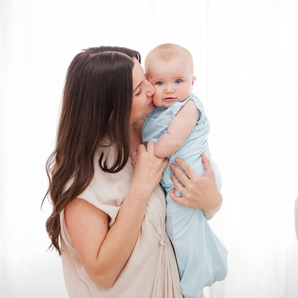 Happiest Baby Sleepea quiet Velcro enables escape-proof security during midnight changes