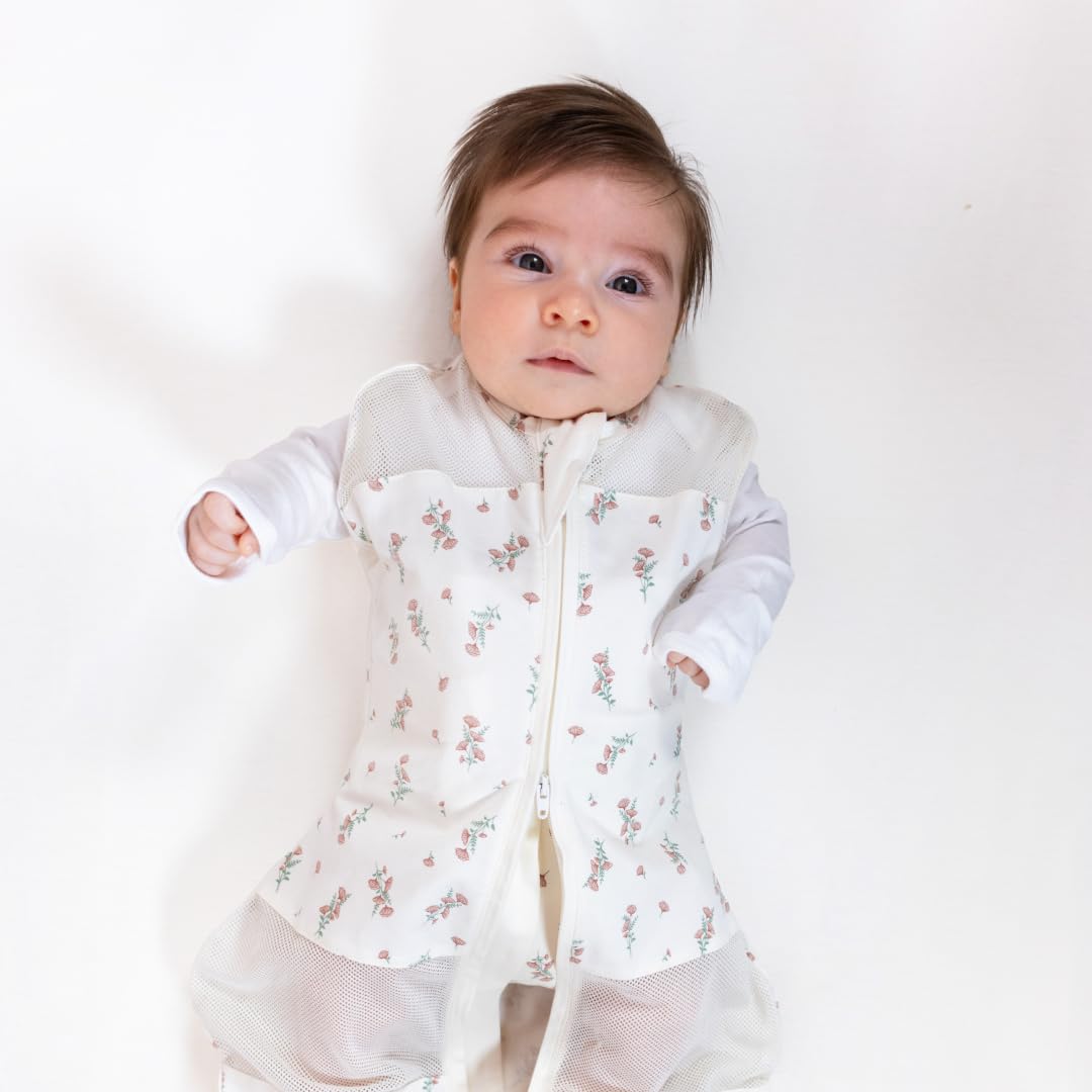Happiest Baby Sleepea two-way zipper enables easy top or bottom access