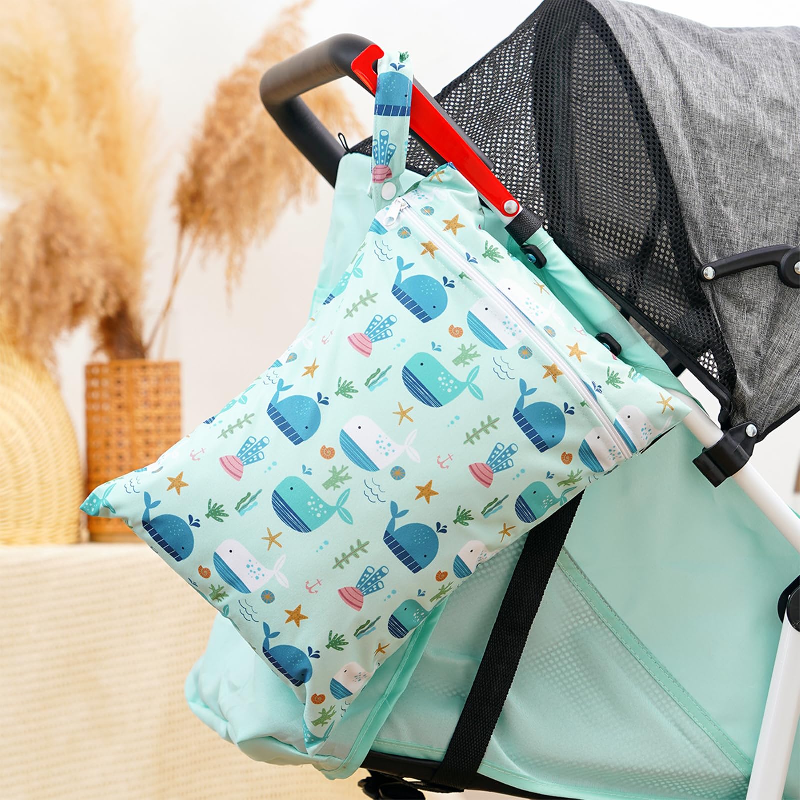 Happy Flute compact wet bag doubles as daily organizer.
