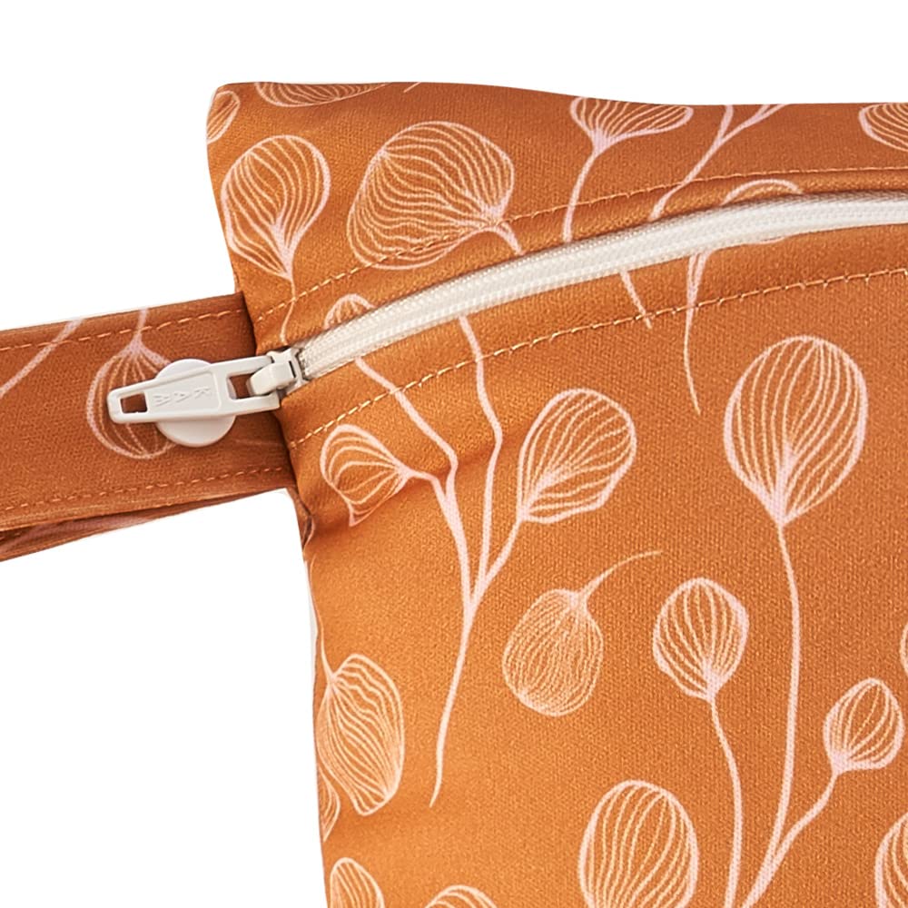 Happy Flute dandelion design adds cheerful style to travel storage.