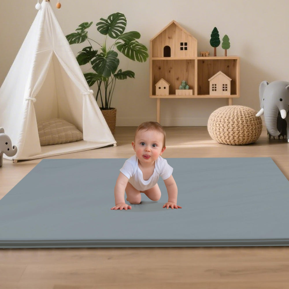 HARBOLLE play mat is portable for indoor and outdoor use.