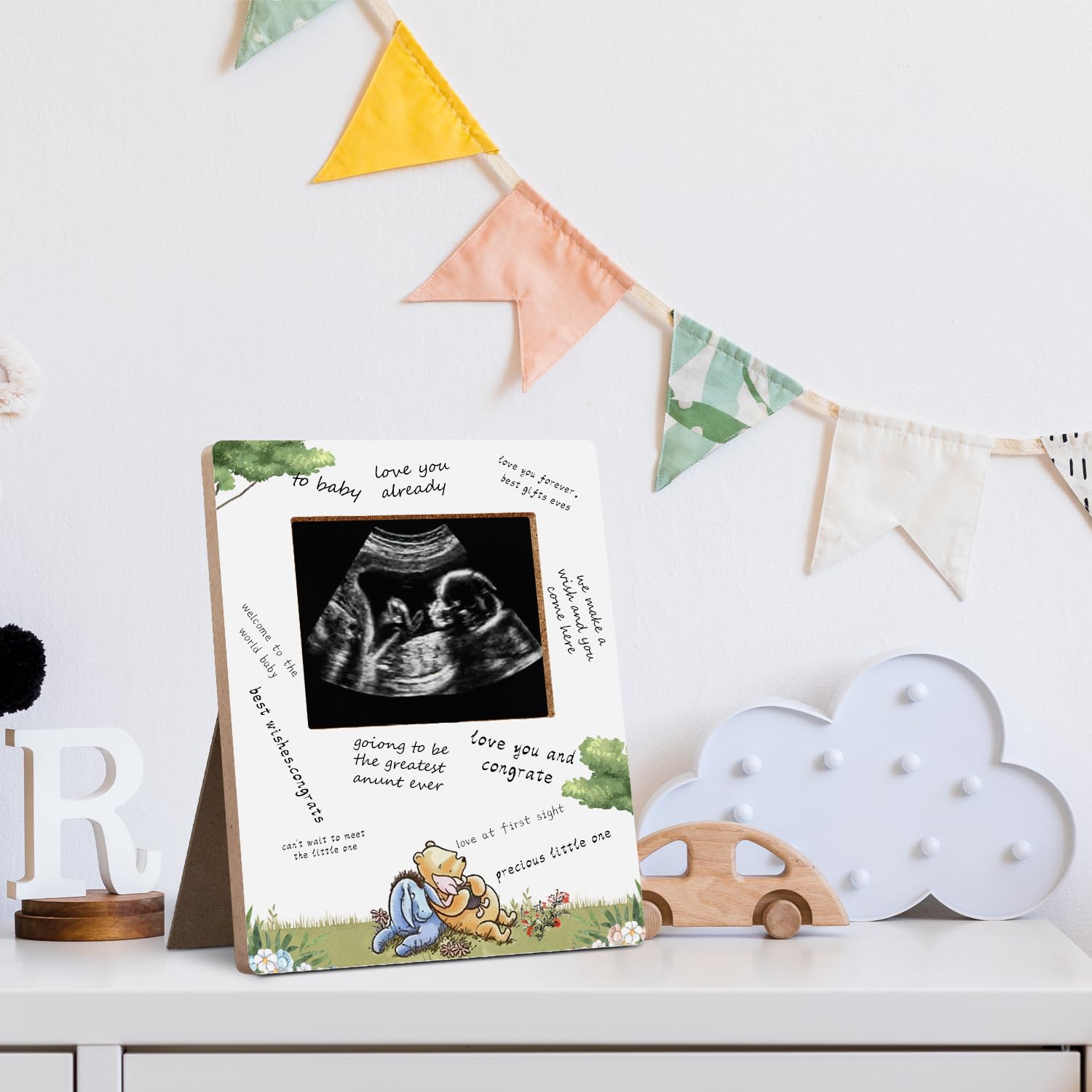 Hatzelou classic Pooh baby shower frame side view