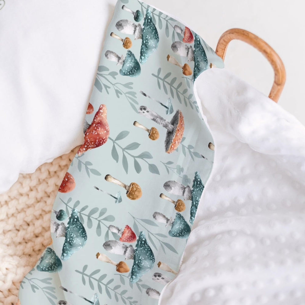 HawSkgFub 40x50 car-seat cover offers gentle warmth during travel