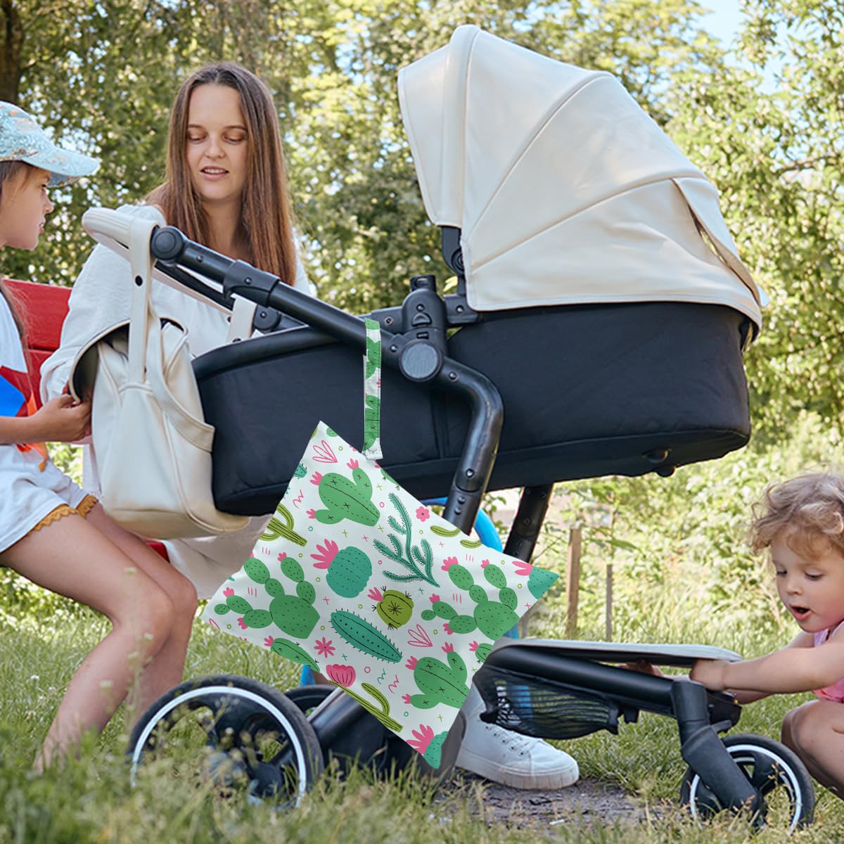 HDHBP dirty clothes storage bag helps stay organized during trips.