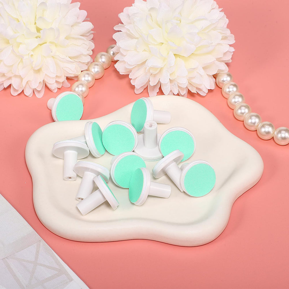 Healvian soft-material pad closeup emphasizes gentle contact.