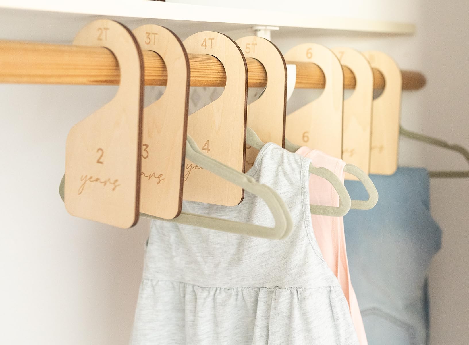 Heart and Home Designs seven-inch divider fits up to 1.5-inch closet rods.