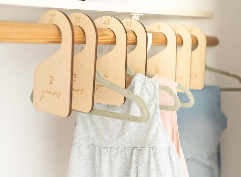 Heart and Home Designs seven-inch divider fits up to 1.5-inch closet rods.