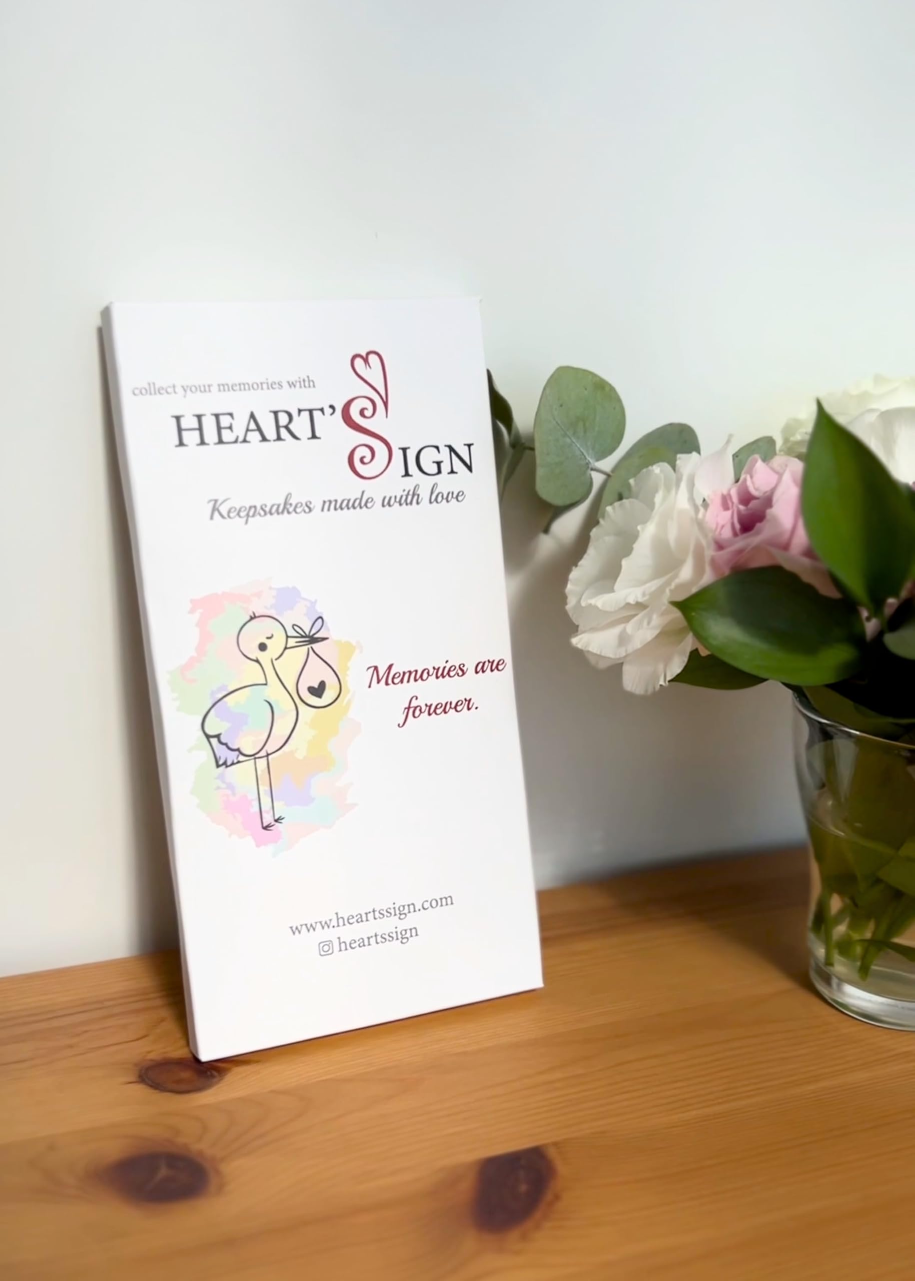 Heart's Sign 8x4.5 inch frame supports ultrasound photos securely.