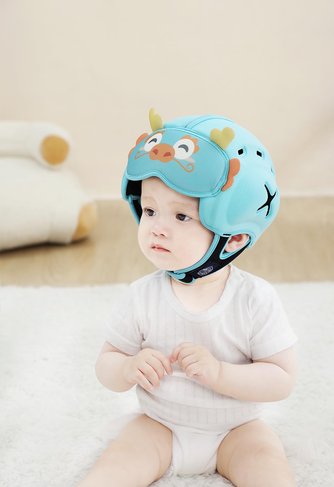 HECCEI Mambobaby dragon helmet ultra-lightweight 100 g keeps neck strain low during play.
