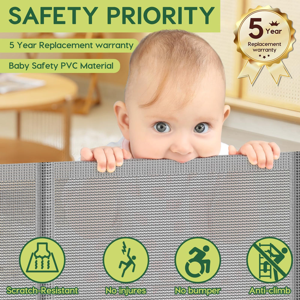 HEELALBABY one-handed locking mechanism enables easy use while keeping children safe.