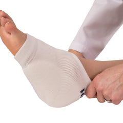 Heelbo care label highlights machine-washable design for easy maintenance.