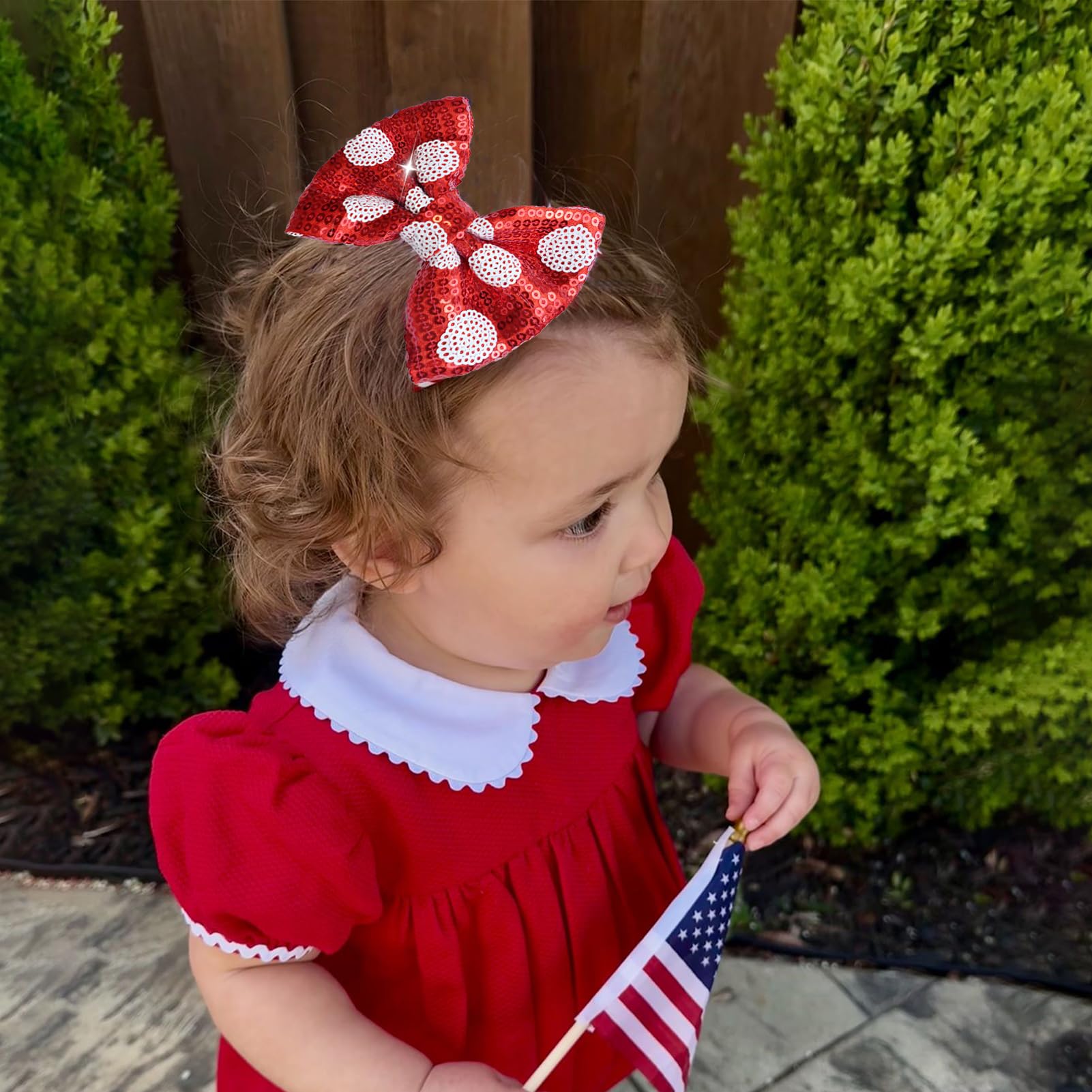 HELYKAKA alligator clip holds hair in place for school days and celebrations.
