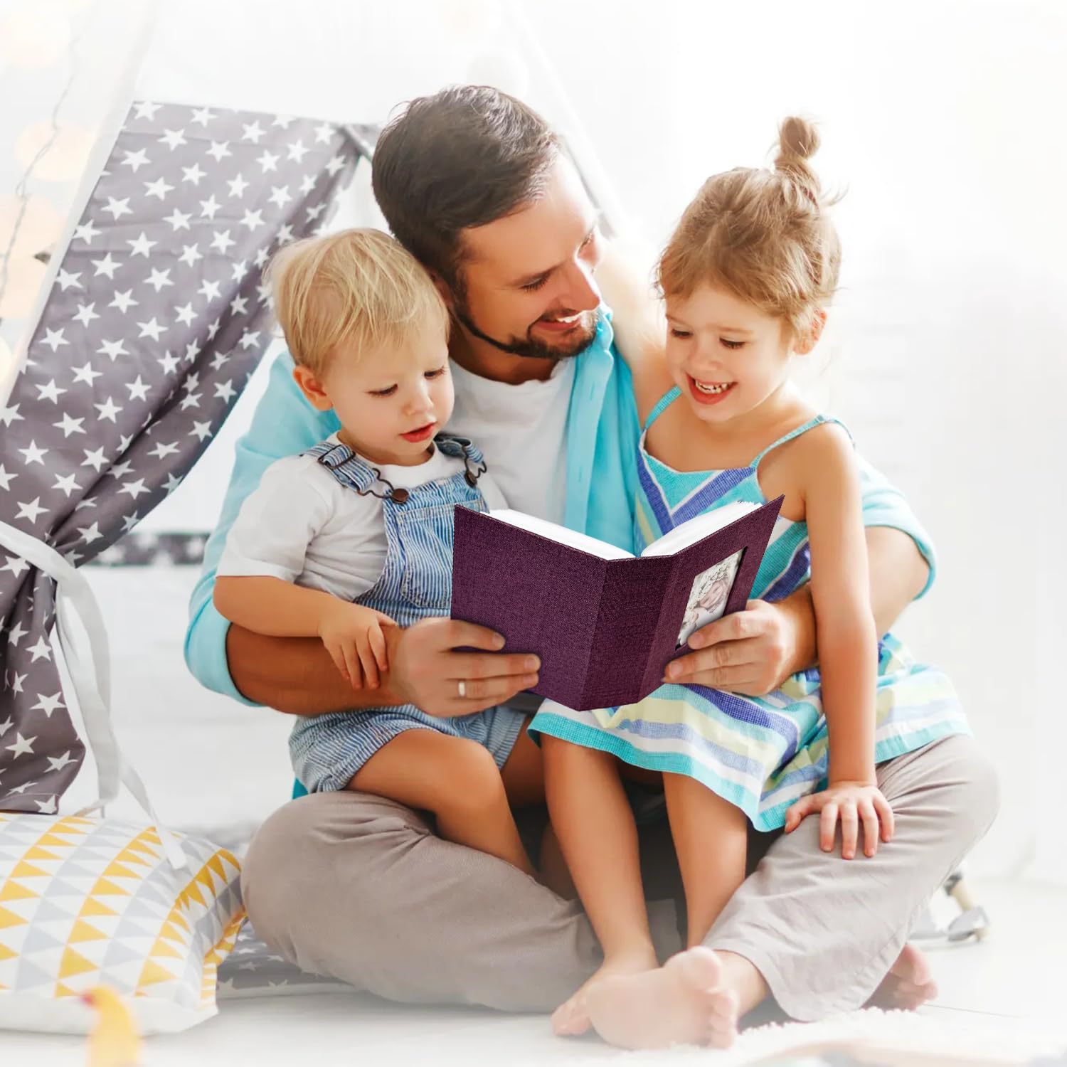 HenPisen purple pockets add a vibrant touch to family albums.
