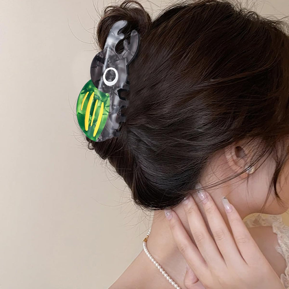 Heogacinlia rhinoceros hairpin used for a ceremony with playful charm