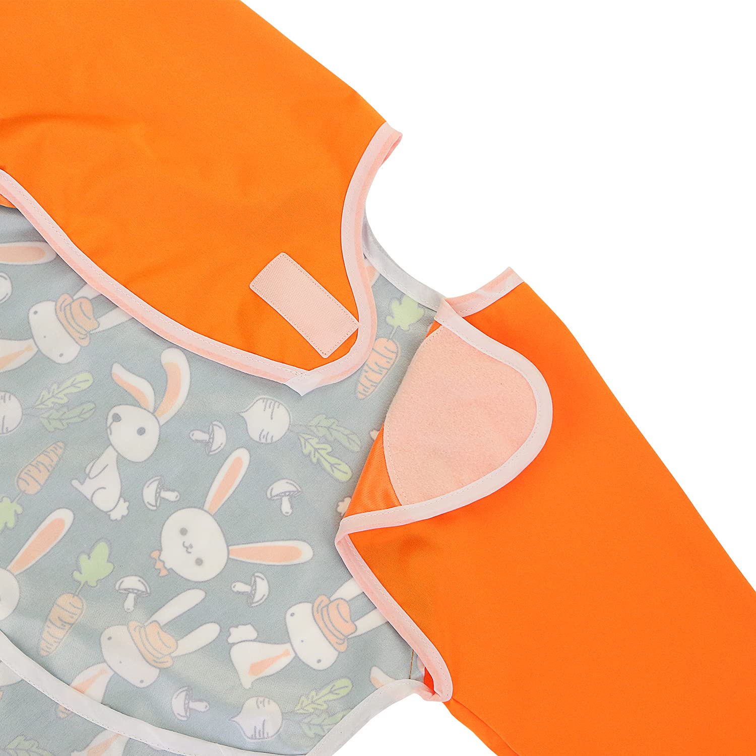 Hi Sprout adjustable velcro closure ensures secure fit and quick cleanup.