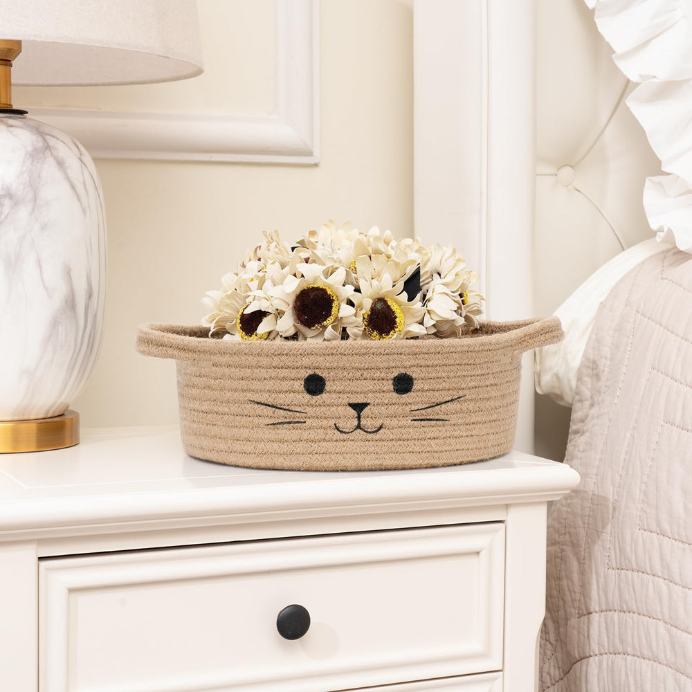 HiChen two-handled bin is easy to move.