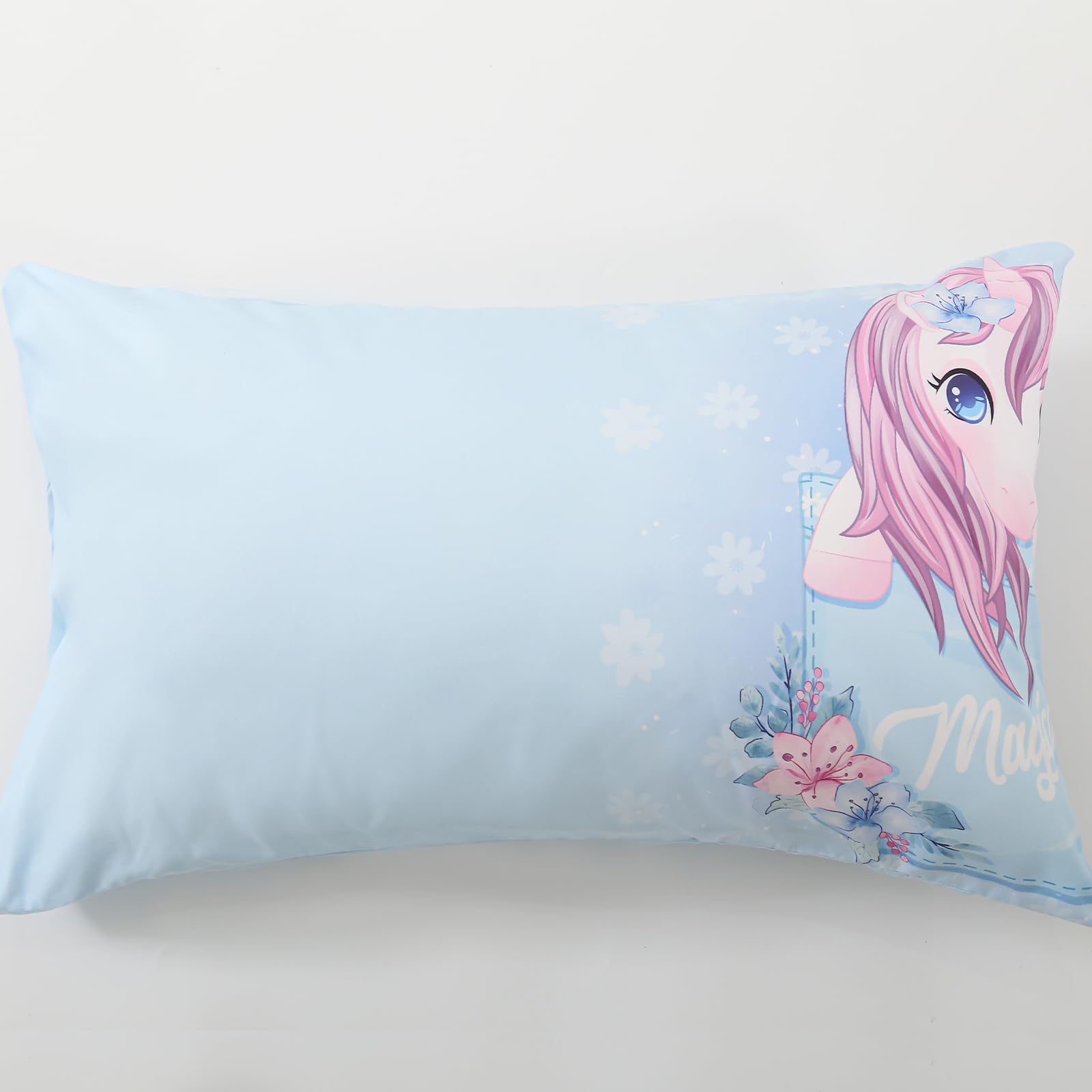 Hilabab 4-piece unicorn bedding set offers a coordinated sleep-ready look.