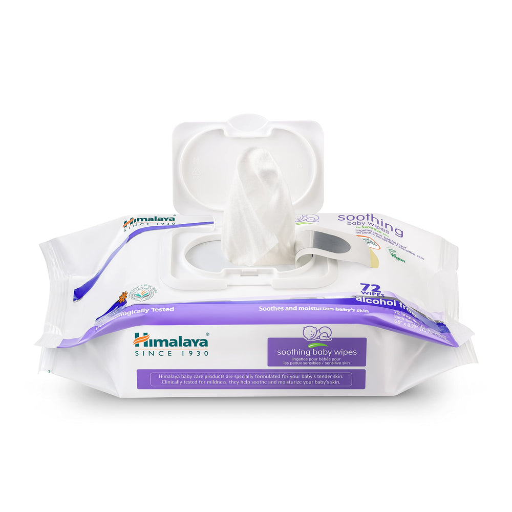Himalaya Lavender Aloe Vera blend close-up highlighting soothing aroma for calm baby routines.