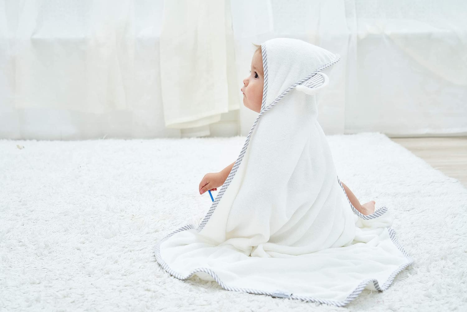 Two-layer HIPHOP PANDA towel showing plush thickness