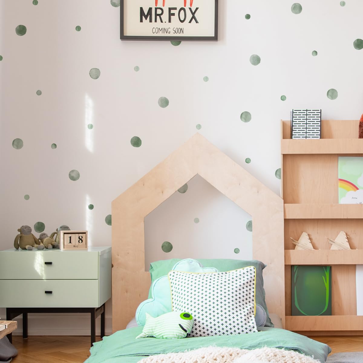 HJKlove 330-piece set enables crafting playful patterns across playrooms and classrooms.