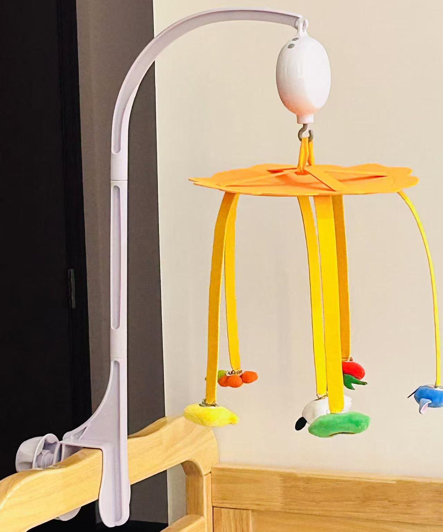 HLEEDUO U-design clamp provides stable support along crib rails.