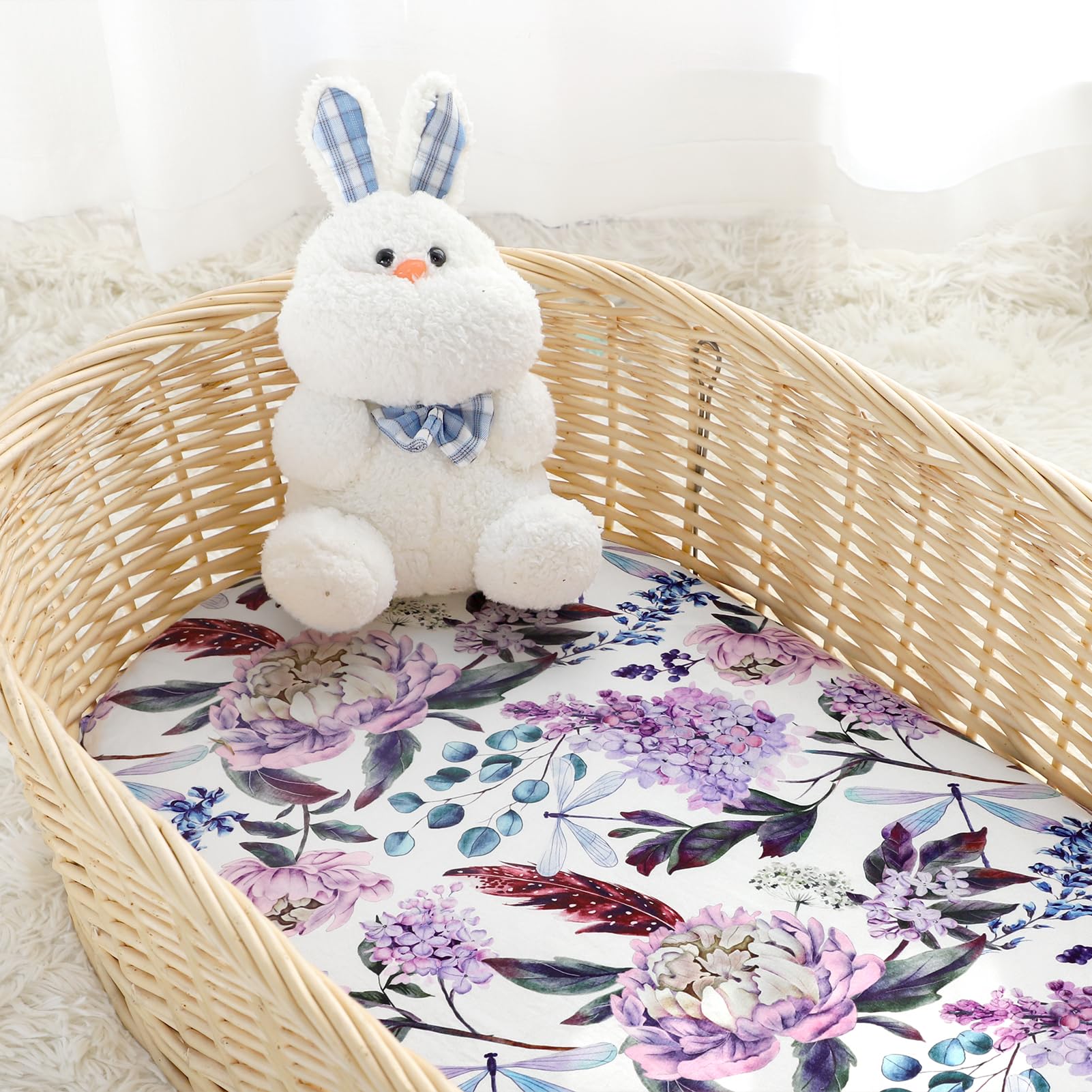 HNHUAMING bassinet sheet adds a stylish touch to your nursery ambiance.