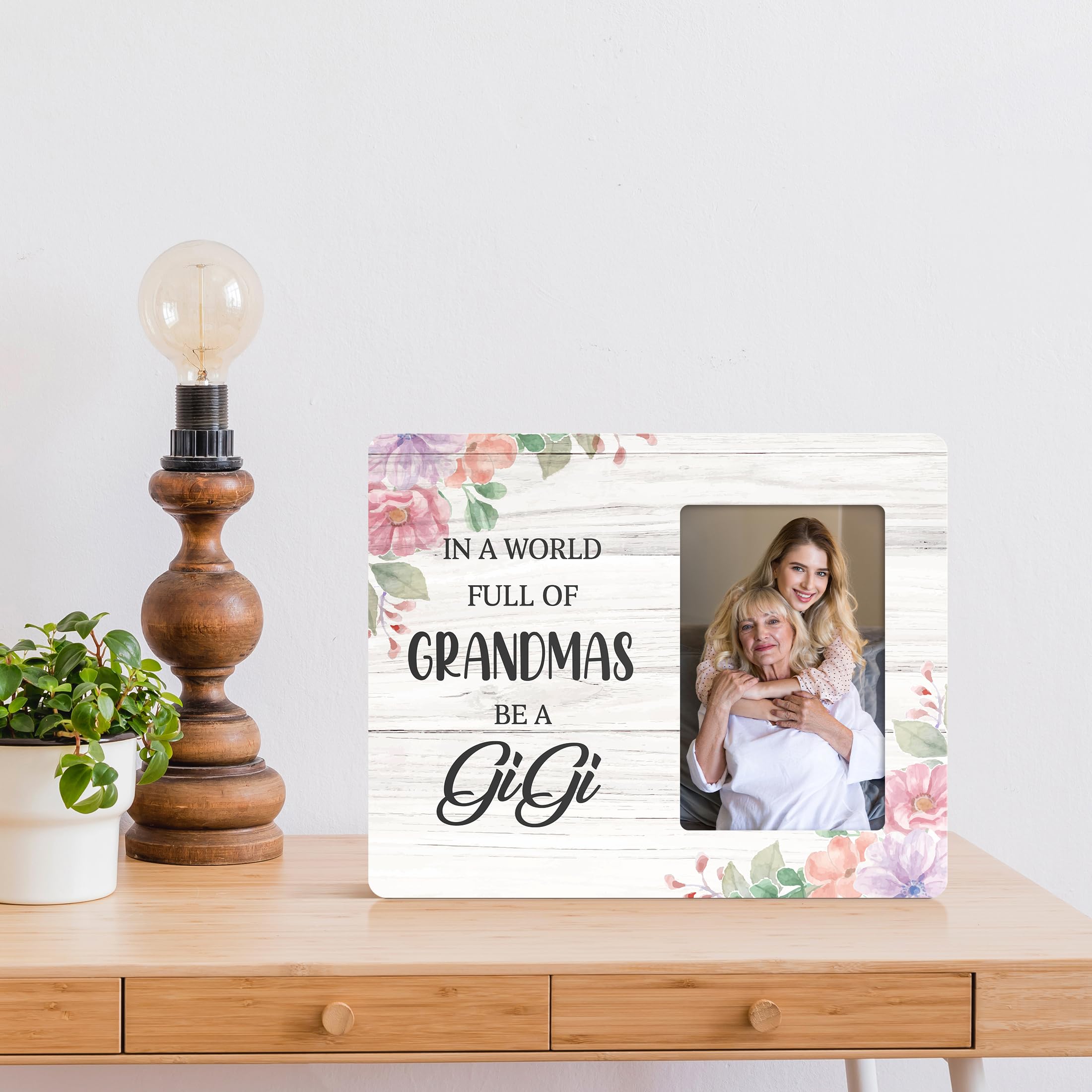 HODODAN Gigi frame includes metal hook for easy wall hanging