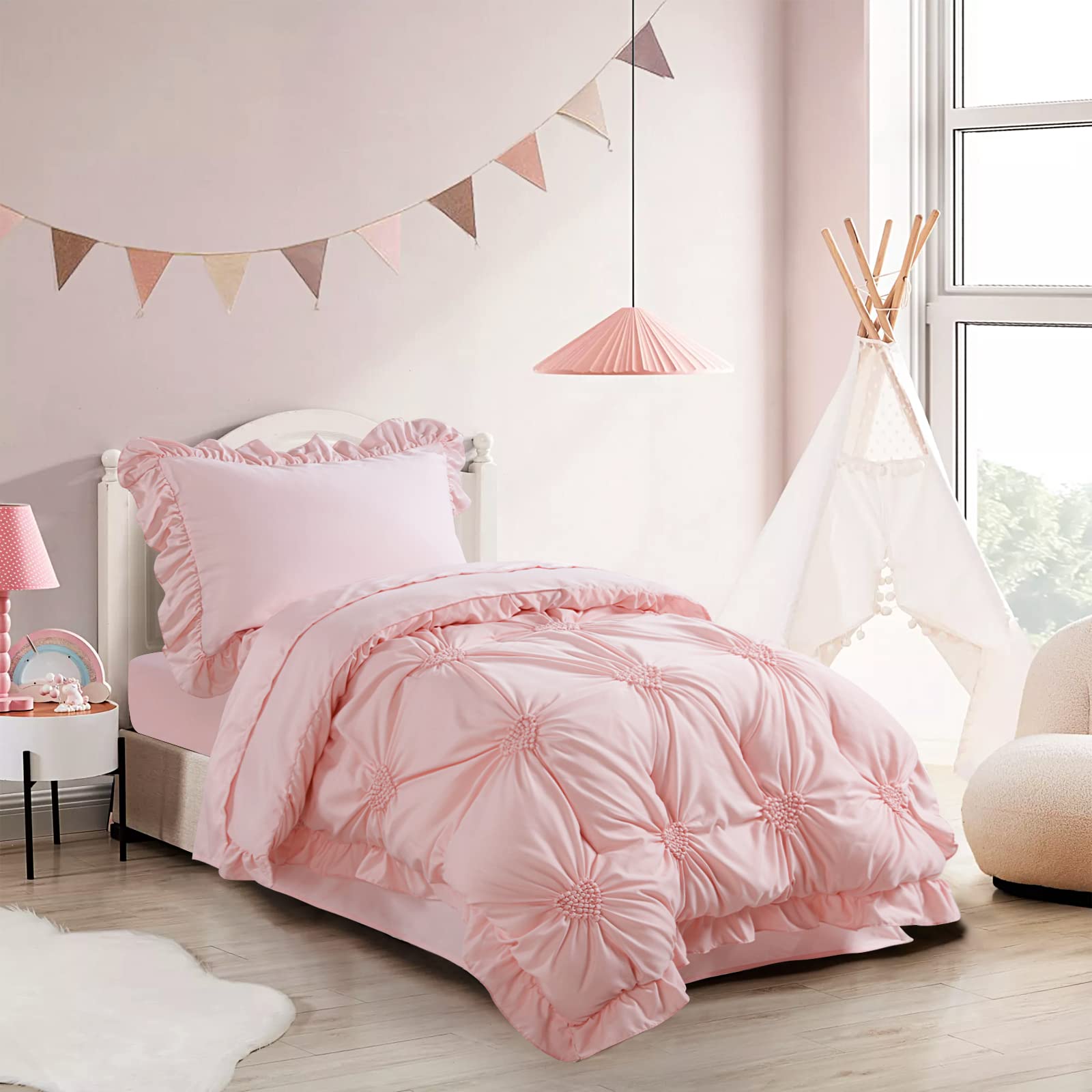 HOMBYS 4-piece set offers comforter pillowcase flat sheet and fitted sheet for toddlers.