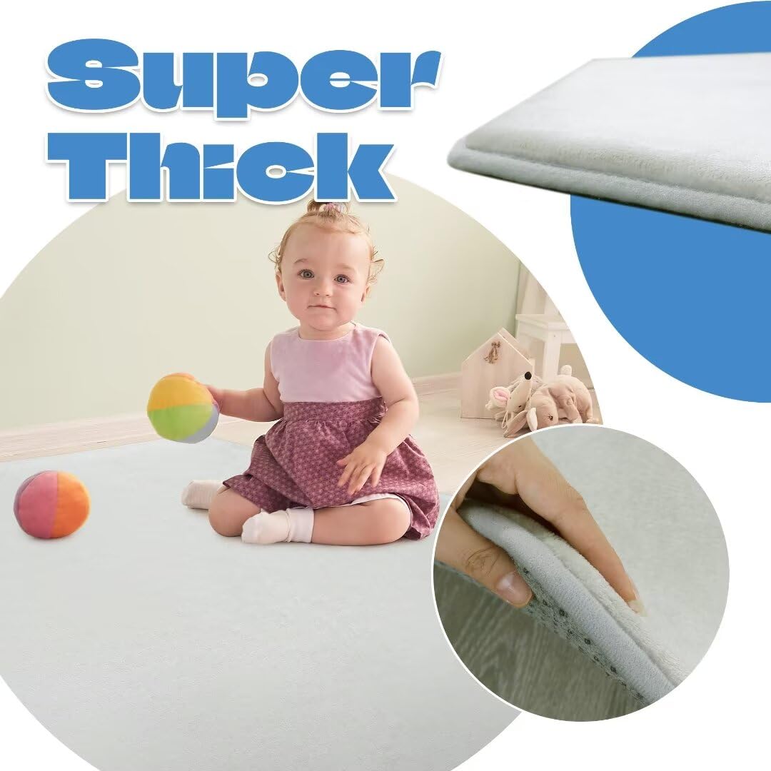 HOMBYS coral velvet surface feels soft and gentle on baby's skin.