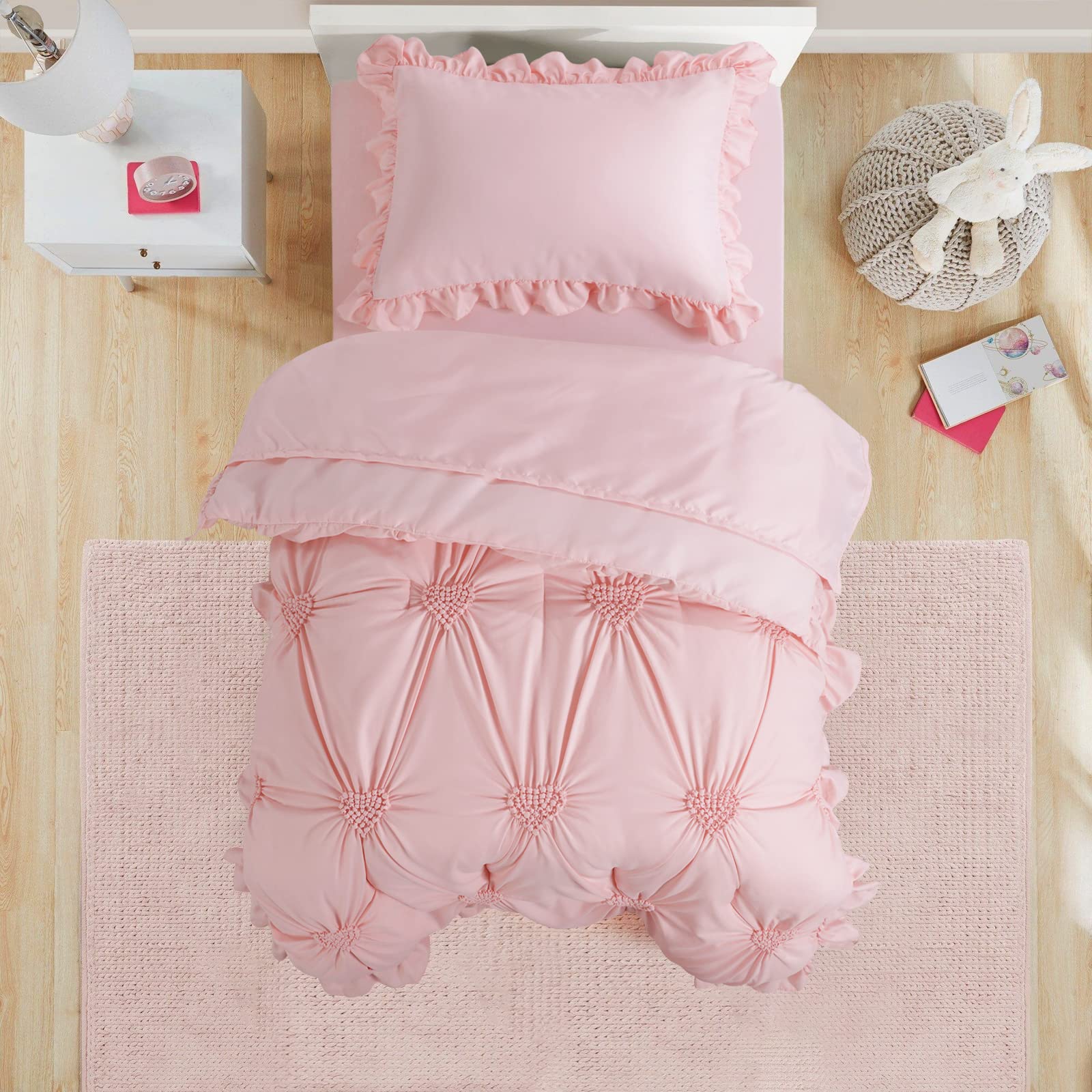 HOMBYS machine-washable design simplifies care without sacrificing color.
