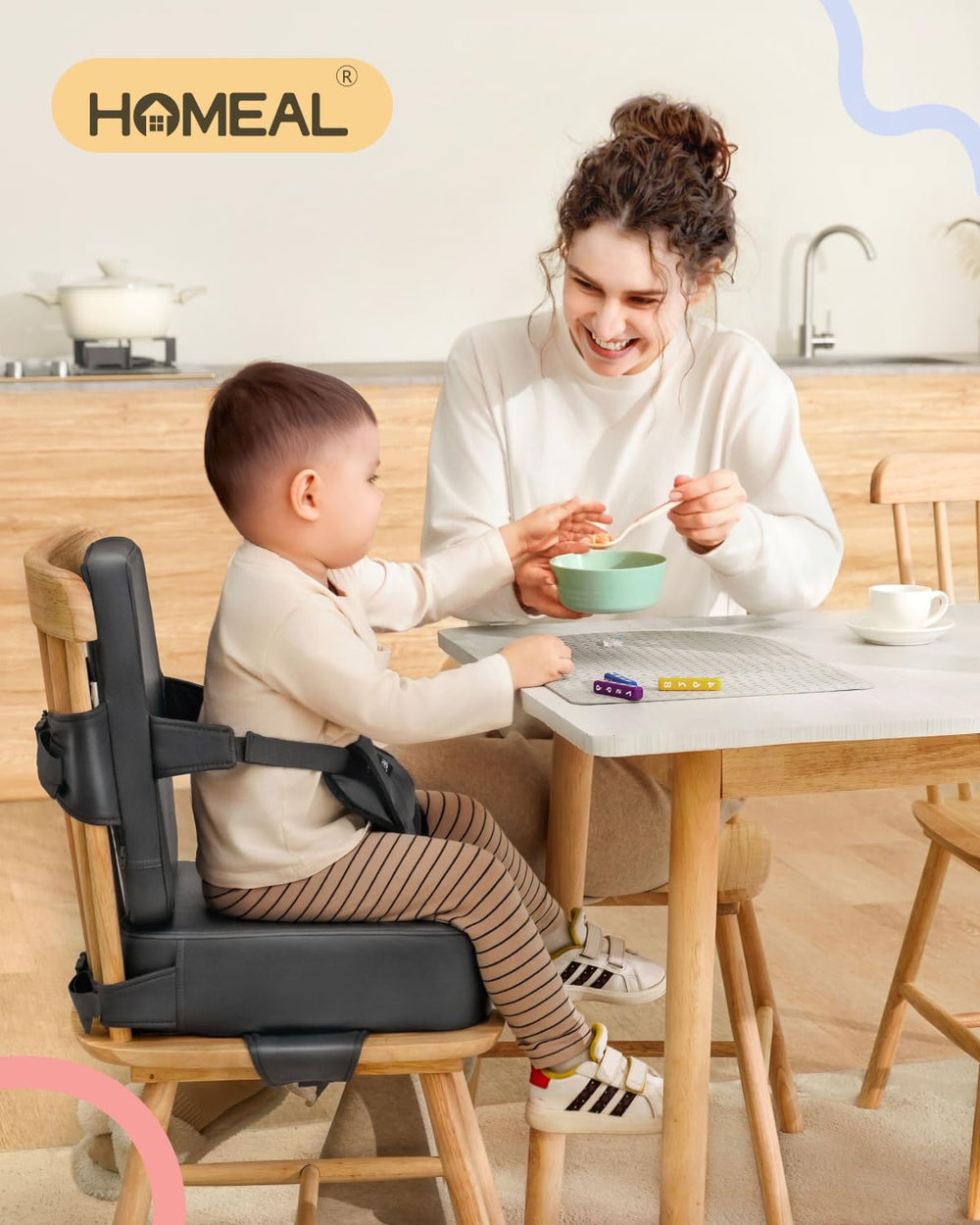HOMEAL booster seat-waterproof-fabric cleans easily after spills for quick tidying.