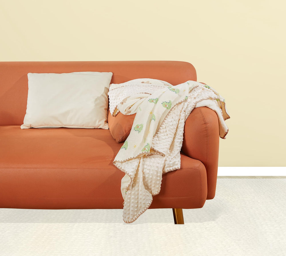 HomeyHues machine-washable baby blanket for easy cleaning.