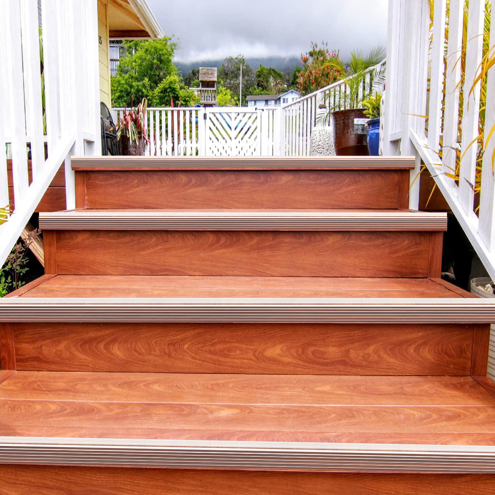 HOMREALM wide compatibility corner guards cover multiple edge types for safer rooms.