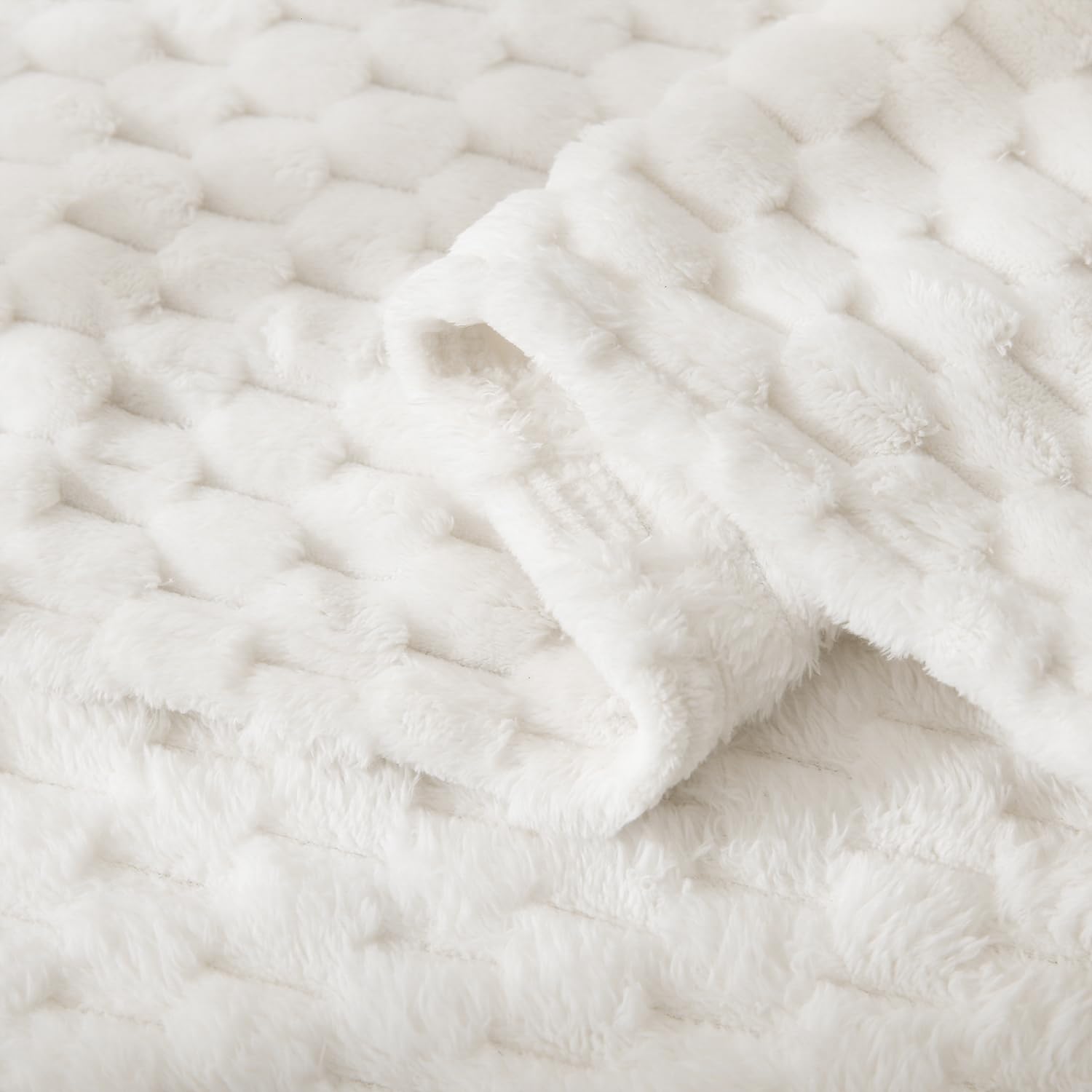 HOMRITAR plush baby blanket 30x40 inches, perfect for snuggle time and stroller use.
