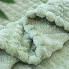 HOMRITAR Light green color blanket brightens infant spaces