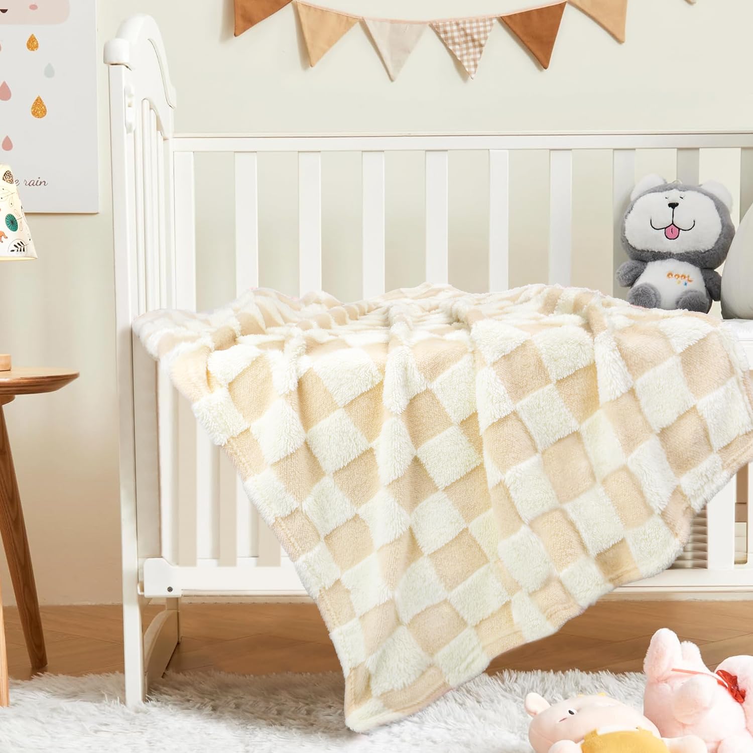 Homritar baby blanket showcases lightweight, versatile use as swaddle or play mat.