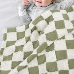 HOMRITAR soft fleece baby blanket offers gentle touch and year-round comfort.