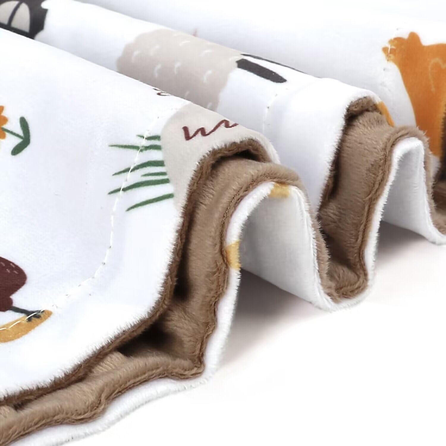 HOMRITAR blanket sized 30 x 40 inches for crib or stroller use.