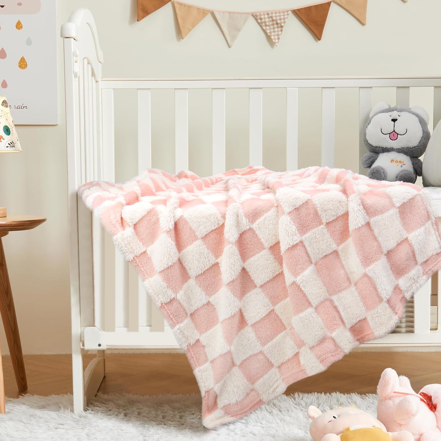 HOMRITAR compact blanket ideal for travel, stroller, or office use.